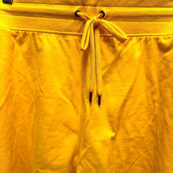 NWT TEK GEAR Women Mid Rise Drawstring Pockets Workout Yellow Shorts Plus Sz 2X - Picture 3 of 7